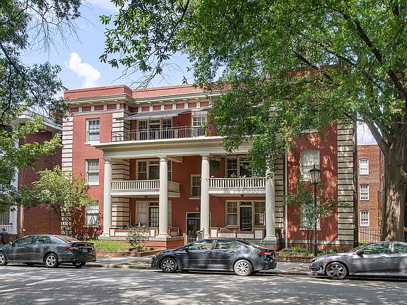 4th image of 2806 Monument Ave #U3