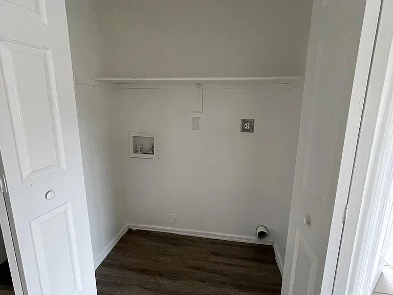 228 W Roger Rd #1 — Photo 8