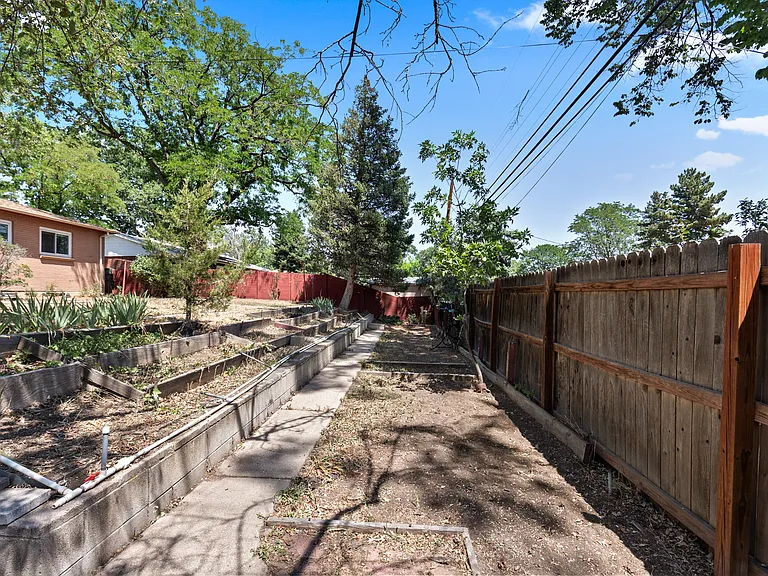 598 S Swadley St — Photo 43
