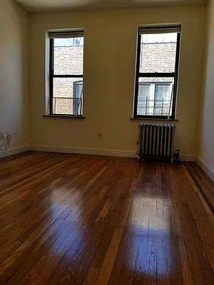 Rented by NYLA Realty | media 2