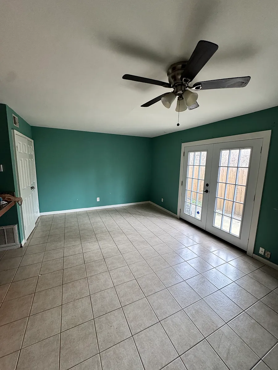 Building Photo - 1215 Truxton St #101