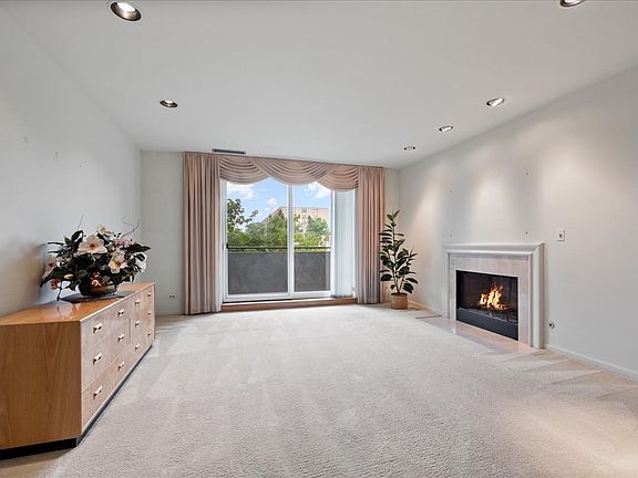 4th image of 4545 W Touhy Ave APT 217W