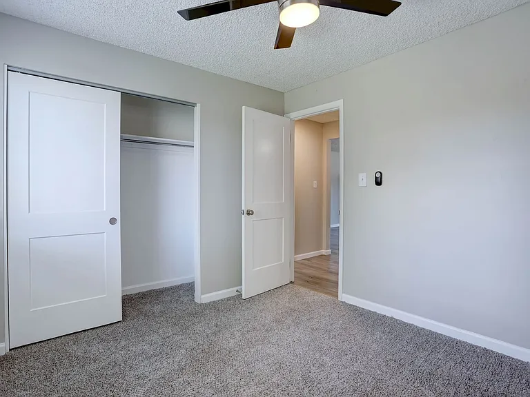 Caravelle Apartments — Photo 33
