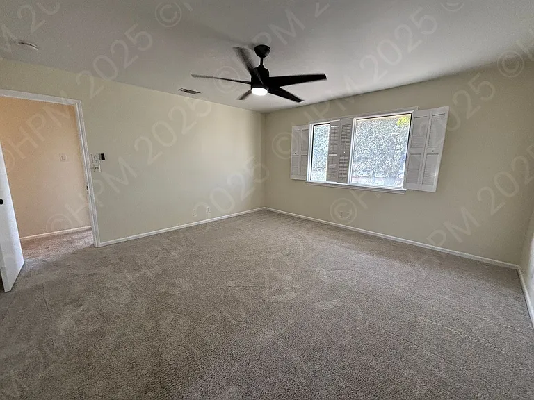 5868 Royal Rdg — Photo 6
