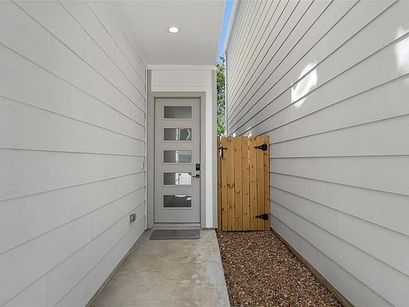 4th image of 7710 Johanna Dr