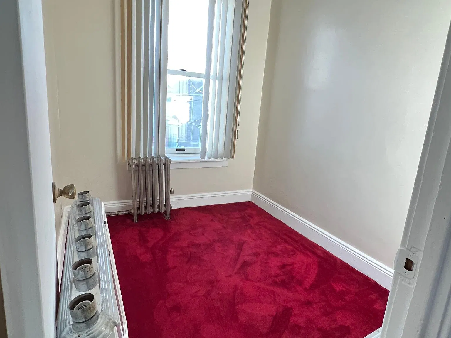 4 bed, 1000 sqft, $2,500 — Photo 3