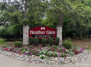 312 Raintree Ct, Helmetta, NJ 08828