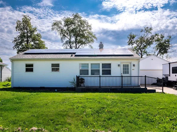 200 S Francis St, Washburn, IL 61570