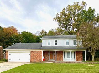 18527 Gill Rd, Livonia, MI 48152