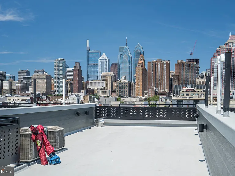1432 Clymer St #3 — Photo 19