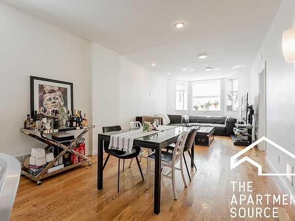 4th image of 1806 W Grand Ave #2
