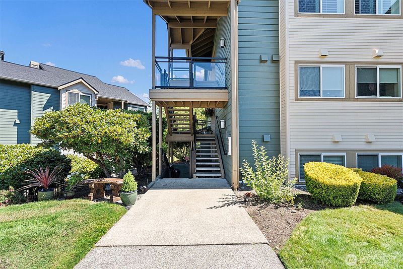 2nd image of 3008 N Narrows Drive #B-301