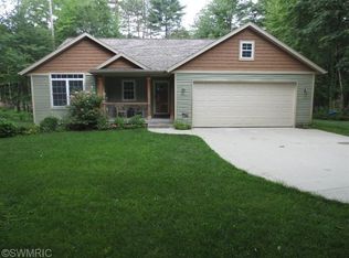 12709 S Austrian Dr, Grant, MI 49327