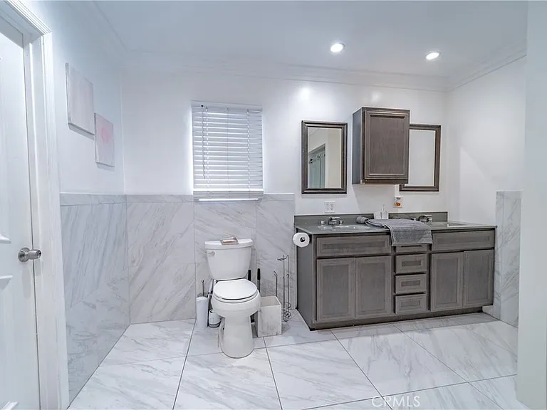 411 E 115th St — Photo 11