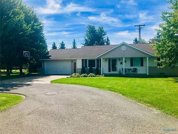 2nd image of 440 Bavarian Ln