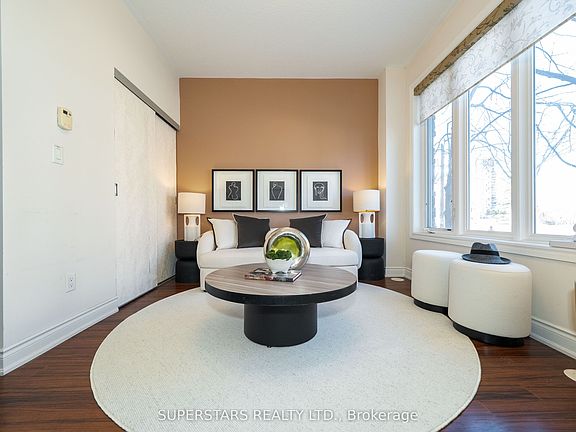 4th image of 261 S Park Rd