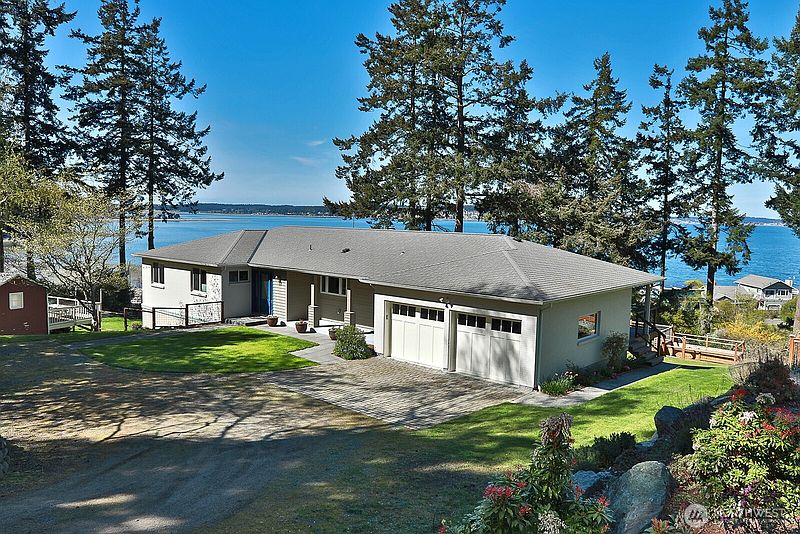 2nd image of 260 Rhodena Drive