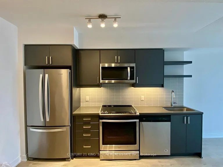 50 Wellesley St E #2109 — Photo 3