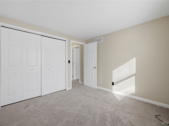 3rd image of 4623 Chestnut Ridge Rd APT D