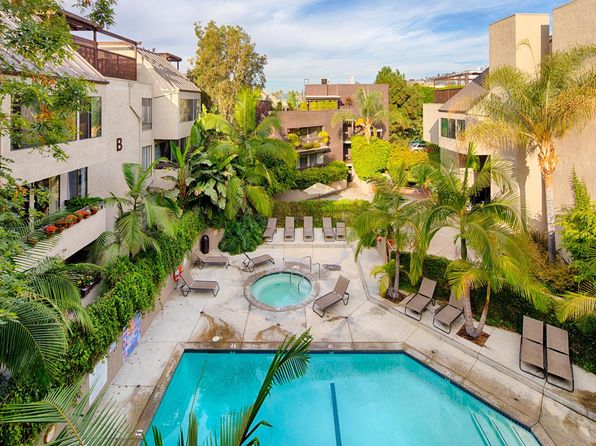 950 N Kings Rd UNIT 143