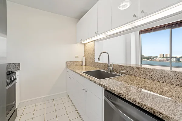 Rented by RELO REDAC INC. | media 7
