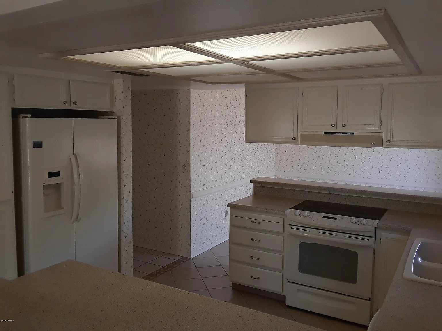 3 bed, 2.0 bath, 1971 sqft, $2,000 — Photo 3