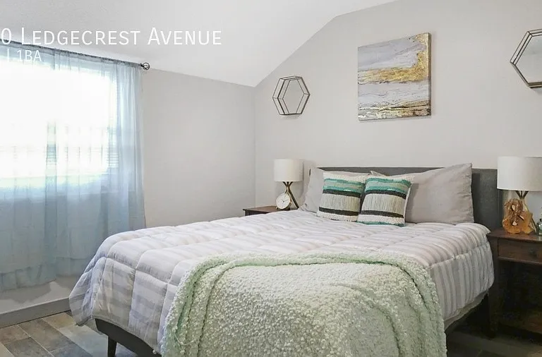 100 Ledgecrest Ave — Photo 9