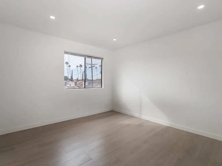 1169 Rosedale Ave #204 — Photo 9