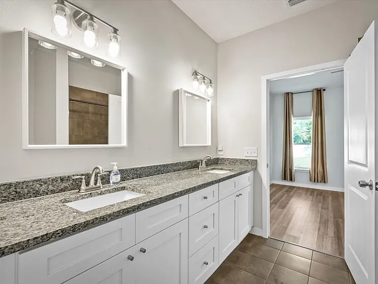700 Hamilton Ave — Photo 13