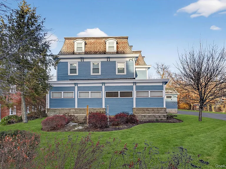 12 Scotchtown Ave — Photo 3