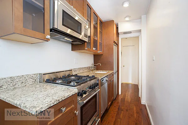 Sold by NextStopNY | media 4