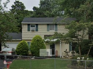 4 Johnson Ct, Centereach, NY 11720