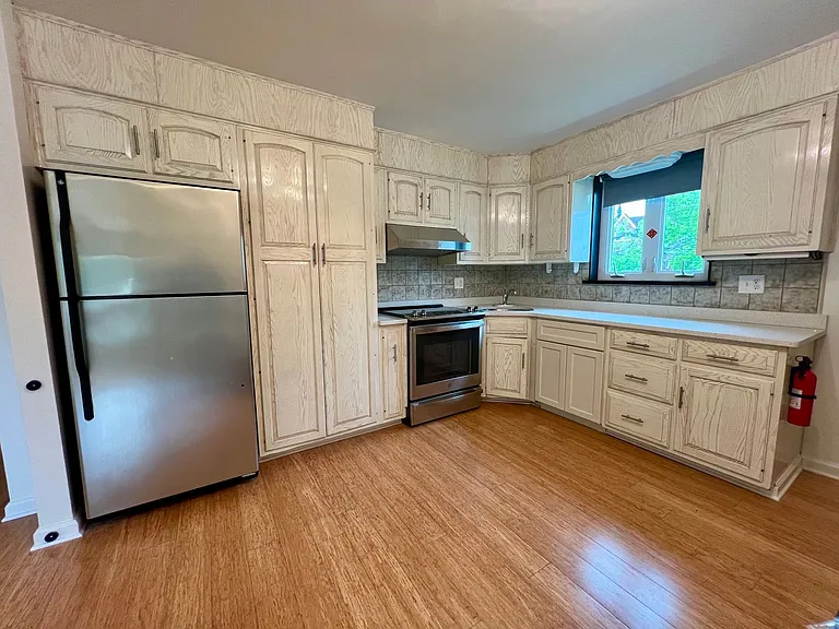 569 Domino Ln — Photo 9