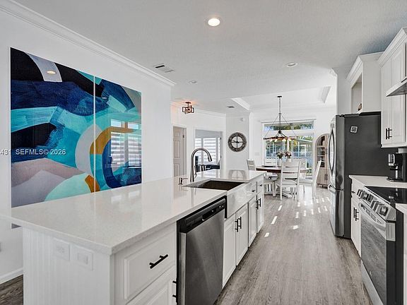 3rd image of 4035 Marigold Rd