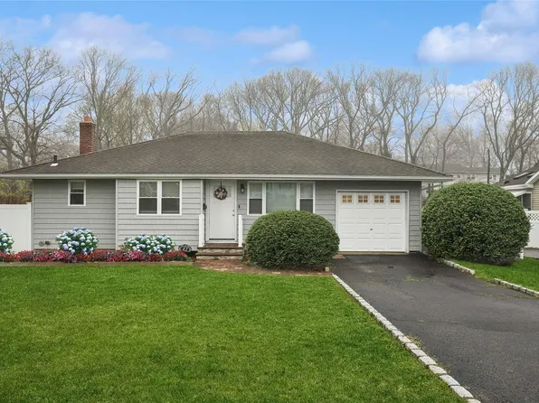 42 Howell Drive, Smithtown, NY 11787