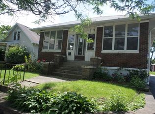 913 Oakland Ave, Joliet, IL 60435