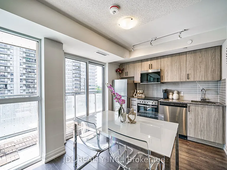 20 Meadowglen Pl #334 — Photo 16