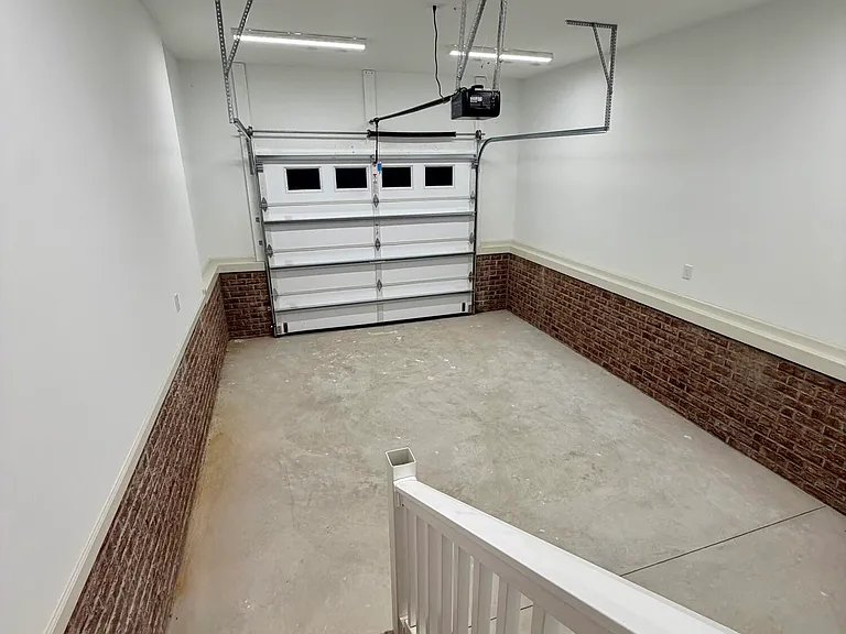 6735 Hill St — Photo 35