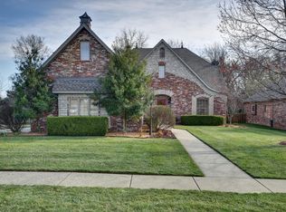 1327 N Lennox Ct, Springfield, MO 65802
