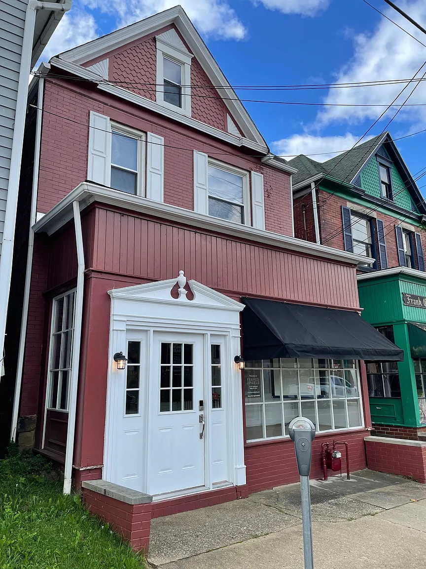 131 W North St photo 1