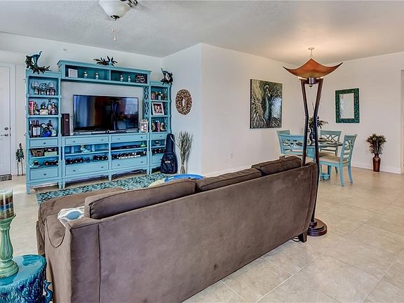 3rd image of 5 N Causeway Unit 207
