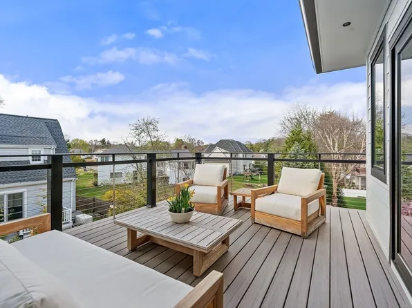 9 Whittlesey Rd, Newton, MA 02459
