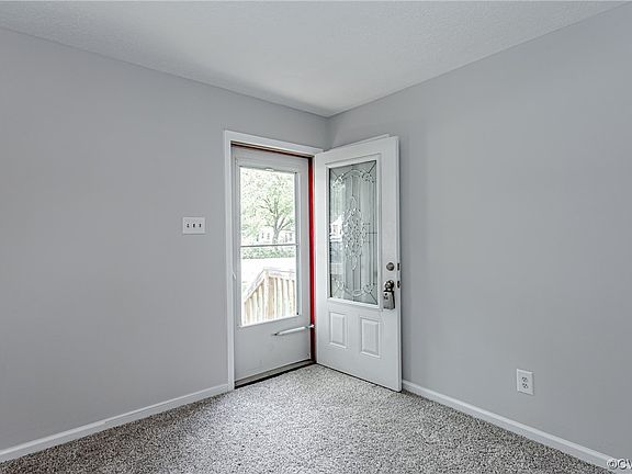4th image of 208 Naglee Ave