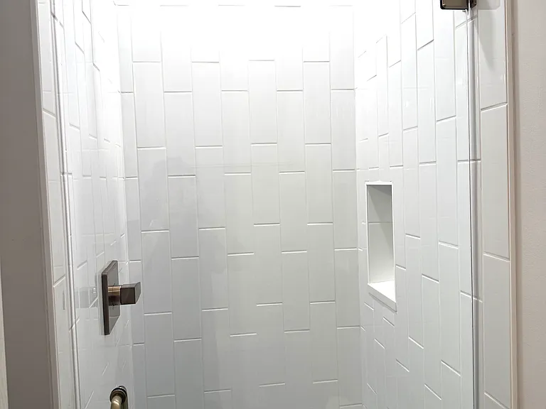 Guest Shower with Rainhead