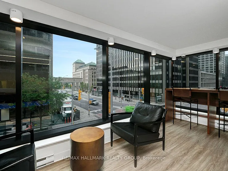 340 Queen St #1302 — Photo 34