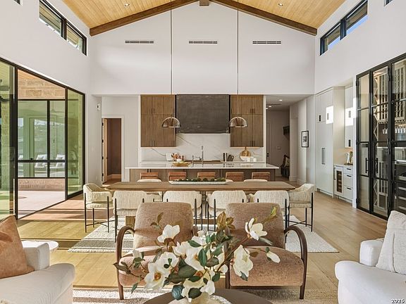 4th image of 82 Presidio Ridge