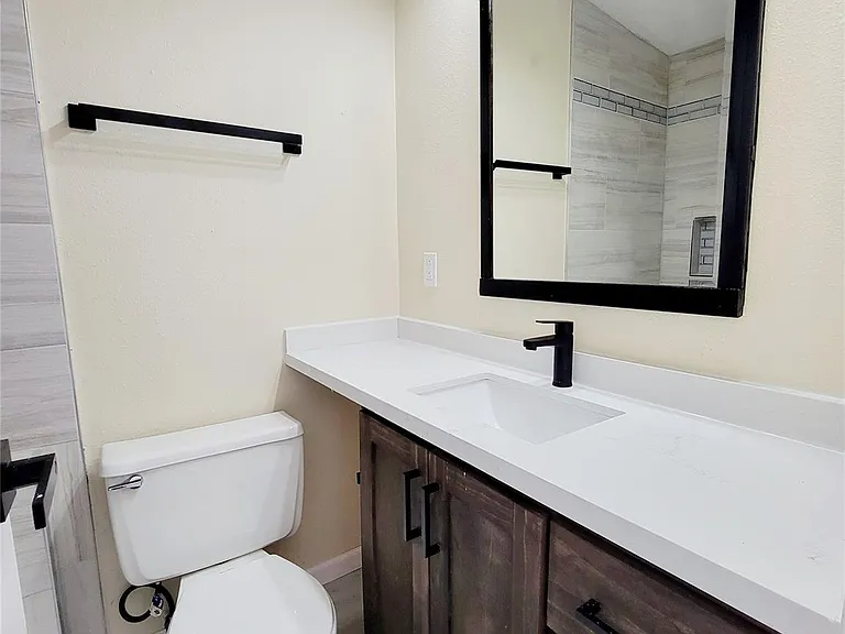 305 Paddock St #7 — Photo 18