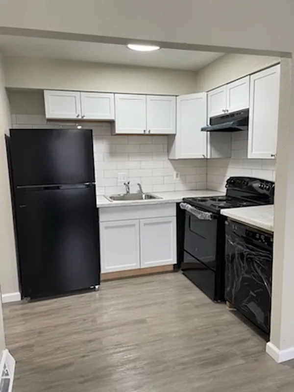 1 bed, 1.0 bath, 624 sqft, $900 — Photo 3
