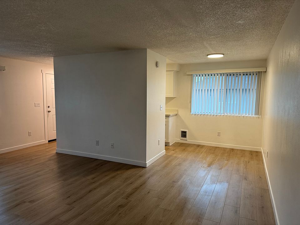 1st image of 1263 Woodgate Ave