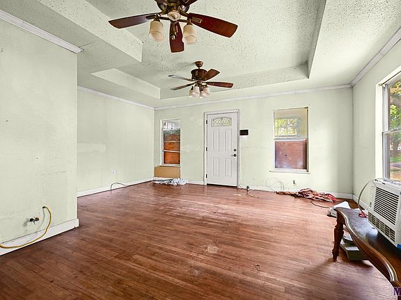 3rd image of 1962 Rice Dr